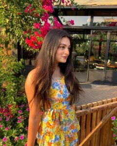 Samiksha Jaiswal Instagram - "Sundays are for sunshine."🌻