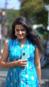 Samskruthy Shenoy Instagram - സംസ്കൃതിയെ ഇഷ്ടമാണോ? 🥰

#samskruthi 
#samskruthyshenoy 
#indiancinemagallery