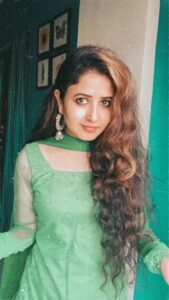 Sana Amin Sheikh Instagram - #AmITheDrama ?  #IsItMe ??

 #reels #reel