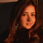 Sana Amin Sheikh Instagram - 🖤🌸 Shot by:@rishishahhhhhh Makeup&hair: @mehekshah.mua