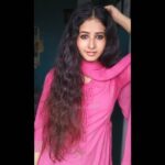 Sana Amin Sheikh Instagram - 💗💗💗 #PinkHearts #PinkSuit
