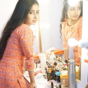 Sana Amin Sheikh Instagram - On Set.. Kuchh Rang Pyar Ke Aise Bhi.. Season 3.. 🧡

Sept 2021 

@beyonddreamsofficial @sonytvofficial