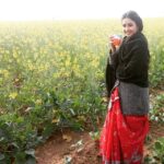 Sana Amin Sheikh Instagram - First Shoot of 2020, for a hindi feature. Shooting in #Chandigarh #Punjab. Playing a U.P. Girl again :) #Indianwife #IndianWomen #Indianactress #LoveForCinema #LoveForActing #Actress #lovepunjab #sarsonkasaag #sarson #sarsonkakhet #indianwinters #yellowfields #India #northindia 14/1/2020 Punjab (India)
