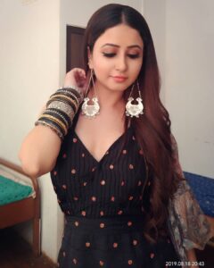 Sana Amin Sheikh Instagram - #Nazar on @starplus 
Styled by @praanavsrathod 
18/8/2019