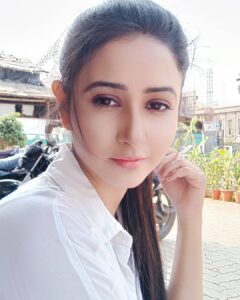 Sana Amin Sheikh Instagram - On Location 
13.3.2018