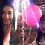 Sana Amin Sheikh Instagram - Pihu aur Shuchi mele mein.. #Bhootu #IndianActor #indianactors #IndianActress #IndianActresses ##Zeetv Mon to fri 6.30pm and 11 pm. Last few weeks of Shuchi in Bhootu :) 23.1.18