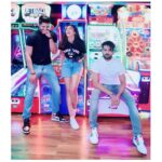 Sana Makbul Instagram - Gaming thugs 🕹 @varunsood12 & @vishalsingh713 y so serious 🧐 #kidsingamingzone The Game Palacio