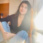 Sanjana Sarathy Instagram - To a sunset that’s infinite ☀️ #mumbaisunsets . . . . #sunkissed #sunshine #nofilter #sanjshine #summer #mumbai #sunny