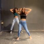 Sanjana Tiwari Instagram - Spicy candy who? 💃🏻 @tdc.thedancersclub @_surenr #reels #reelitfeelit #tamil #tamilsong #dhvanibhanushali #yuvan #yuvanshankarraja #tdc #dance #dancereels #explore #trending #explorepage