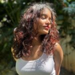Sanjana Tiwari Instagram - One of those effortless, ‘lazy to edit’-raw and natural pictures. Tryna make full use of the very expensive phone. Tell me you feel it kumaraaa!! 🥲 The Summer House Eatery