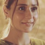 Sara Khan Instagram - Every moment with your loved ones feels like heaven! Tune into this lovely track of #HumChaleAye SONG OUT NOW! @zeemusiccompany