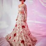 Sayani Gupta Instagram - @azafashions #CoverStory: Given the elegance and élan with which @sayanigupta embodies ‘The Contemporary Bride’ for Aza’s cover shoot, we naturally have to ask if the beauty has ever envisioned herself as a bride: "Dude, I don't know about marriage but I want bridal couture like what I wore for this shoot! I definitely see myself wearing the #TarunTahiliani outfit or the #JayantiReddy lehenga. Of course, I'll wear my #Jordans with the lehengas. If I wear a saree, I'll wear comfy heels. Personally, I don't think fashion has anything to do with labels, it's about the aesthetics. But having said that, I feel bodily discomfort when faced with garish clothes!” Which look from this cover shoot is your favourite? Tell us in the comments below. Get to know the dynamic actor and read all about her journey in our #AzaCoverStory (link in bio): https://www.azafashions.com/coverstory_sayanigupta Editor: @devanginishar Photographer: @kadamajay Interview: @sreemita_bhattacharya Styling: @shreejarajgopal Hair: @deepalid10 Makeup: @sitalmakeup Artist’s Reputation Management: @raindropalterego Coordinator: @thatgirlinabob #Aza #AzaFashions #AzaMagazine #MagazineCover #Bollywood #Celebrity #Mishru #DiyaRajvvir #Shriya Som #PayalKhandwala #JayantiReddy #CelebrityStyle #CelebrityFashion #FourMoreShotsPlease #SayaniGupta