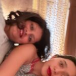 Sayani Gupta Instagram - Girlfriends are the most precious! 18 years ago from the minute we met, we chatted for the next 15 hours non stop. Shared a room and a bed for the next 3 years. And never got bored in each other’s company. It’s exactly the same even today. Chat, eat, wear lipstick, repeat. Reunions that give oxygen to the soul. @dubeyshruti2006 🤎