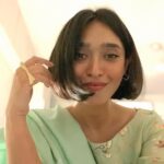 Sayani Gupta Instagram - A chaotic photo dump (learnt from DS😂) @raw_mango X @vogueindia Twinning with the sister! Same saree, glasses.. even the favourite saree in the entire rack! Best happy accidents with this one! @minimathur Didi! 😘😘😘 #sanjaygarg @kanupriya Ring @one_nought_one_one Chashma @johnjacobseyewear
