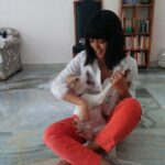 Sayani Gupta Instagram - 🐶series cont.. #fromthearchives This is Bella! Her first day when she was brought in.. years ago! She later went to Kamshet! @atulkumartct @rachel.de.souza gave her a fabulous home! Will never forget how my grandniece Tara not even two.. would be calling out Bella Bella and being most amused by her constantly! Her first interaction with a dog so closely! But Bella couldn’t care less! 😂 Bella was a boss B! 🐕🫡