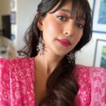 Sayani Gupta Instagram – Audition ready!

Sometimes I surprise myself as to how much I love the process of finding a character from the deep unknown!

Conversion Rate is marginal but the joy is manifold!

@paloshell did hair. Face and outfit by moi 🫠

Ok. 🤞🤞🤞💚💚💚