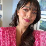 Sayani Gupta Instagram – Audition ready!

Sometimes I surprise myself as to how much I love the process of finding a character from the deep unknown!

Conversion Rate is marginal but the joy is manifold!

@paloshell did hair. Face and outfit by moi 🫠

Ok. 🤞🤞🤞💚💚💚