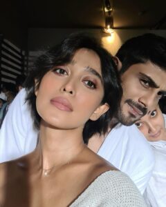 Sayani Gupta Instagram - @4moreshotspls BTS 
#J&Dee 
Pratu & Me
Jeh, J and D.

Damini House Day1

#seasonthree

@_prat @joyeetacruises