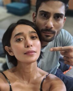 Sayani Gupta Instagram - @4moreshotspls BTS 
#J&Dee 
Pratu & Me
Jeh, J and D.

Damini House Day1

#seasonthree

@_prat @joyeetacruises