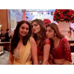 Sharmin Segal Instagram - 👩‍👩‍👧‍👧 Fam-ily 🥰
