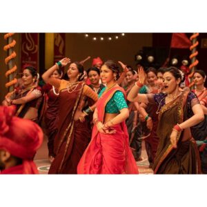 Sharmin Segal Instagram - Guysss Malaal is on Netflix go watch! ❤️ Swipe left to see some BTS that you won’t see on Netflix ☺️☺️ Thank you everyone who made this movie a reality love you guys as much as astha loves shiva ❤️