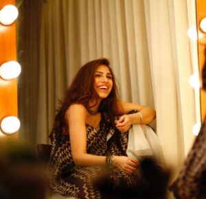 Sharmin Segal Instagram - 1. Attempt to pose sexily 👀 
2. Get lipstick on your arm (god knows how!) 🤦🏽‍♀️ 3. Casually laugh it off ☺️
#clumsyforlife