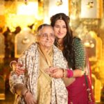 Sheen Dass Instagram - Married the one who laughed at my choices 😉😂❤️❤️ #newbeginnings 🥂 . . . 👉🏻Outfit @zeel_ritu_agarwal 👉🏻Jewellery @viraasi_official 💍 Dal Lake, Srinagar, Jammu And Kashmir
