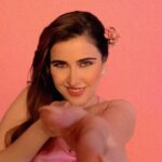 Sheena Bajaj Instagram - @jadoocosmetics Rose or Mango Jadoo Lipbalm ??? Which is your Favourite? lock the moisturize that your lips need. Shop now link in bio & Also Available on Amazon. Versorgen Sie Ihre Lippen mit der Feuchtigkeit, die sie brauchen. Jetzt kaufen-Link in der Bio. Auch bei Amazon erhältlich. Shot the very talented @riyabajaj_photography mua @sunny_makeup_artist