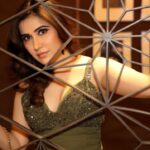 Sheena Bajaj Instagram - 📸🎬 @riyabajaj_photography 🌻❤️ @imsheenabajaj Always fun shooting wid bae 🌺
