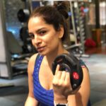 Shikha Singh Instagram - 2.5kg ka haath? 💪 #mondaymotivation #womensdayspecial #youarestrong #strongisnewpretty ❤️