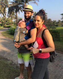 Shikha Singh Instagram - And just like that memories were made ❤️ 

Thank you for the wonderful sling @soulslings_india It really made going to places much easier & Al also enjoyed it !