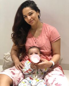 Shikha Singh Instagram - Super glamorous motherhood 😂🤩😍 

#mommylife #babies #newmomlife #gettingthere #stayingstrong #stayingpositive #stayinghappy #stayinghome #stayingsafe #mommyduties #bekind #begrateful #thankful #bestlife