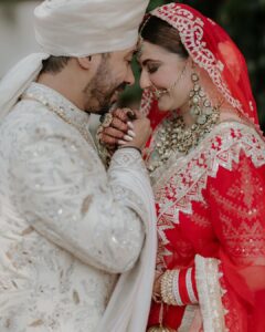 Shivaleeka Oberoi Instagram - Jaan ban gaye! ❤️
@abhishekpathakk ♾️

Both in Customade @manishmalhotra05 @manishmalhotraworld 
Jewels by @khannajewellerskj 
Makeup & Hair @dollyouup_bys 
Styled by @styledbyrashikapur 
Shot by @epicstories.in