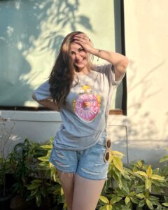 Shivaleeka Oberoi Instagram - Tee is a whole mood. 🤤🍩