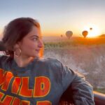 Shivaleeka Oberoi Instagram - 2 MILLION followers on this veryyy special trip! 🧡 Love is in the air and everywhere! ☁️ Grateful for each one of you! 😇