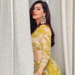 Shivaleeka Oberoi Instagram - Lucknow 🌼🍃 Styled by @d_devraj HMU @nehaseehra Assisted by @idarshishetty @stylebyishita Outfit @paulmiandharsh Earings and Ring @curiocottagejewelry