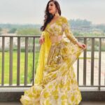 Shivaleeka Oberoi Instagram - Lucknow 🌼🍃 Styled by @d_devraj HMU @nehaseehra Assisted by @idarshishetty @stylebyishita Outfit @paulmiandharsh Earings and Ring @curiocottagejewelry