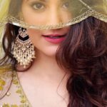 Shivaleeka Oberoi Instagram - Lucknow 🌼🍃 Styled by @d_devraj HMU @nehaseehra Assisted by @idarshishetty @stylebyishita Outfit @paulmiandharsh Earings and Ring @curiocottagejewelry