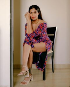 Shreya Dhanwanthary Instagram - Lounging 
.
By @soujit.das @utkarshamishra_ 
Dress: @izsi_india 
Neckpiece: @romanarsinghaniofficial @mintandmilkpr 
Rings: @the_loom_art  @gateway.pr
Footwear: @regalshoes.in