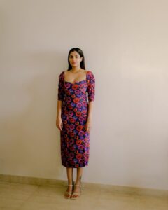 Shreya Dhanwanthary Instagram - Lounging . By @soujit.das @utkarshamishra_ Dress: @izsi_india Neckpiece: @romanarsinghaniofficial @mintandmilkpr Rings: @the_loom_art @gateway.pr Footwear: @regalshoes.in