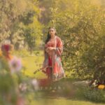 Shriya Pilgaonkar Instagram - Indian Actor & youth icon Ms.Shriya Pilgonkar | @shriya.pilgaonkar in our Gulabi Saroj kurta in makhmal paired with a neelam chintz shalwar. The garment is embellished in fine doria embroidery with gota and hand sown sequins. It comes in layers with a tullé dupatta in the chintz print and lehariya gota and kiran on the dupatta. The garment is an extension of our range ~ ‘chandni Raatien’ to be discovered on our website www.torani.in & our flagship store at Khan Market, Delhi. Wearing @toraniofficial Styled by @karantorani @asmipradeep Photo & film courtesy @joeydoesntshootauto Hair @ranthlei_maria @bkcad Make up @chinir_just_chinir Jewelry @sheetalzaveribyvithaldas #ToraniIndia #ShriyaPilgaonkar #toranitribe