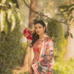 Shriya Pilgaonkar Instagram - Indian Actor & youth icon Ms.Shriya Pilgonkar | @shriya.pilgaonkar in our Gulabi Saroj kurta in makhmal paired with a neelam chintz shalwar. The garment is embellished in fine doria embroidery with gota and hand sown sequins. It comes in layers with a tullé dupatta in the chintz print and lehariya gota and kiran on the dupatta. The garment is an extension of our range ~ ‘chandni Raatien’ to be discovered on our website www.torani.in & our flagship store at Khan Market, Delhi. Wearing @toraniofficial Styled by @karantorani @asmipradeep Photo & film courtesy @joeydoesntshootauto Hair @ranthlei_maria @bkcad Make up @chinir_just_chinir Jewelry @sheetalzaveribyvithaldas #ToraniIndia #ShriyaPilgaonkar #toranitribe