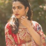 Shriya Pilgaonkar Instagram - Indian Actor & youth icon Ms.Shriya Pilgonkar | @shriya.pilgaonkar in our Gulabi Saroj kurta in makhmal paired with a neelam chintz shalwar. The garment is embellished in fine doria embroidery with gota and hand sown sequins. It comes in layers with a tullé dupatta in the chintz print and lehariya gota and kiran on the dupatta. The garment is an extension of our range ~ ‘chandni Raatien’ to be discovered on our website www.torani.in & our flagship store at Khan Market, Delhi. Wearing @toraniofficial Styled by @karantorani @asmipradeep Photo & film courtesy @joeydoesntshootauto Hair @ranthlei_maria @bkcad Make up @chinir_just_chinir Jewelry @sheetalzaveribyvithaldas #ToraniIndia #ShriyaPilgaonkar #toranitribe