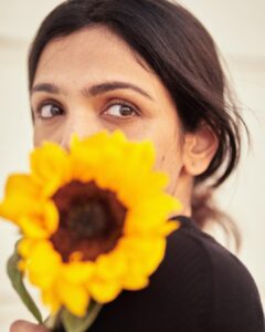 Shriya Pilgaonkar Instagram - Sometimes all it takes is a sunflower & some breeze 🌻

Photos by @dieppj 

#April #AprilPhool #Sunflower