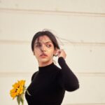 Shriya Pilgaonkar Instagram - Found April in my arms 🌻 #AprilPhool #April #sunflower