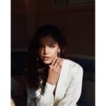 Shriya Pilgaonkar Instagram - 🤍 @pehelaggarwal • @styledbyzainabb • @makeupandhairbyshruti • @darshana.mule Taj Mahal Tea House