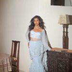 Shriya Pilgaonkar Instagram - Tonight for the Critics’ Choice Awards 2023 🦋 Best Actor Nomination for ‘The Broken News ‘ 🥂 •My fab glam squad ⭐️ Glam @makeupandhairbyshruti Hair @darshana.mule Styling @shreejarajgopal Style assistant @dhwanii.jain Photographer @tejasnerurkarr Wearing @shlokakhialaniofficial Necklace @goldsmiths_jewellery Ring @jet_gems . . . #shriyapilgaonkar #stylefile #sareeglam #pastelblue #Raw