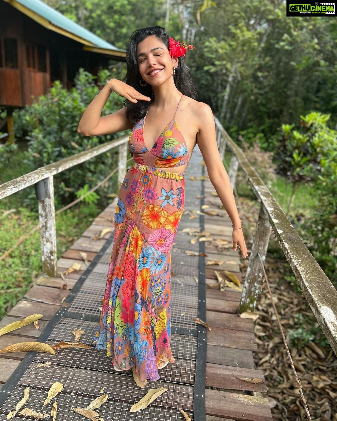 Shriya Pilgaonkar Instagram - Forest gypsy 🌺 @guaparesortwear Bilit ...