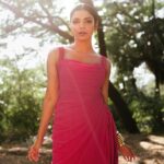 Shriya Pilgaonkar Instagram - ❤️‍🔥 Makeup @makeupandhairbyshruti Hair @darshana.mule Images by @dying_whitephotographer Styled by @shreejarajgopal Assisted by @dhwanii.jain @nandinijain05 .. Outfit @brindasneha Jewellery @ishhaara @e3kjewelry @bblinggbymeghana @radhikaagrawalstudio #TheKapilSharmaShow #Red #Gold #Ootd #ShriyaXShreeja