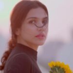 Shriya Pilgaonkar Instagram - 🌻 A sunflower a day keeps the blues away… #Sunflower #reelitfeelit #sunset #mood #love
